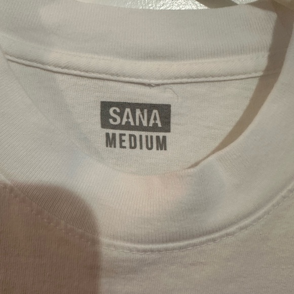 Red Wings Sana white men’s t-shirt. Size Meduim - Picture 2 of 3